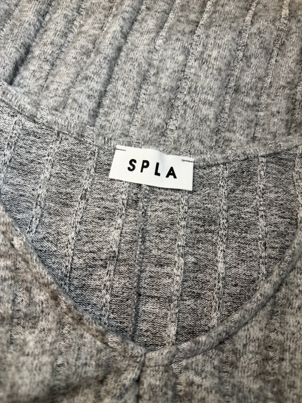 NWOT Grey Ribbed Top - Picture 10 of 12